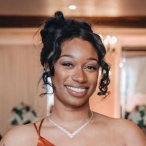 Meet your Posher, Rochelle